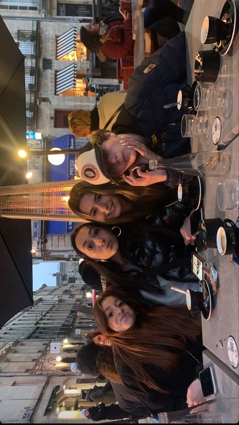 Cafe With Friends Aesthetic, Aesthetic With Friends, French Trip, People Being People, Paris Lifestyle, Birthday Sleepover, Airport Aesthetic, Friendship Photoshoot