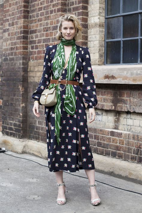 Dinner Party Street Style 2015, Sydney Fashion Week, Summer Cocktail Dress, Australia Fashion, Look Retro, Paris Mode, Marmaris, Looks Street Style, Summer Scarves