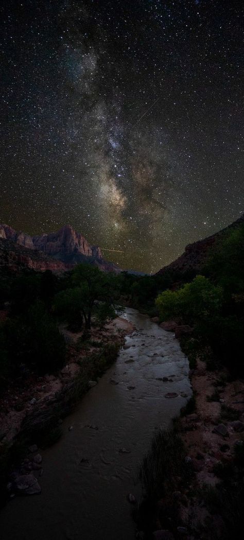 Aesthetic Stars Wallpaper, Stars Wallpaper Iphone, Aesthetic Stars, Zion Utah, Soothing Images, Milky Way Photography, Night Sky Photography, Stars Wallpaper, Twilight Sky