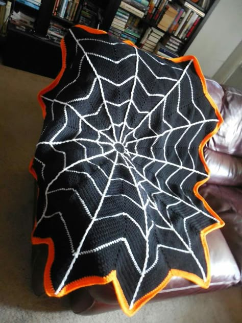 Spooky Crochet Blanket, Goth Crochet Blanket, Spider Web Blanket, Halloween Core, Emo Room, Crochet Bedsheets, Cozy Goth, Bedding Pattern, Gothic Baby