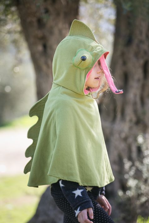 Chameleon costume   #dress up  #pretend play #kids cape #halloween Lizard Costume Diy, Chameleon Costume, Lizard Costume, Toad Costume, School Costume, Shape Shifter, Diy Costumes Kids, Party Costumes, Handmade Costumes