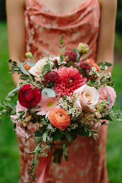 Peach And Pink Wedding, Bridal Bouquet Peach, Peach Wedding Bouquet, Romantic Wedding Bouquet, September Wedding Flowers, Orange Wedding Bouquet, Orange And Pink Wedding, Bridal Bouquet Summer, Wedding Flowers Inspiration