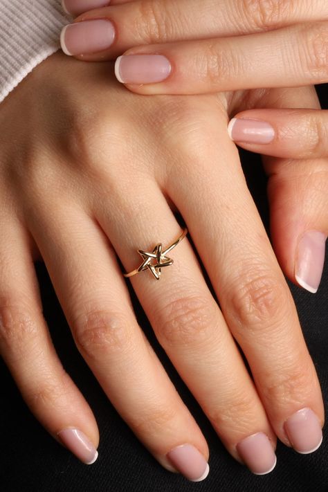 Elegant Gold Star Knot Ring, Dainty 14k Gold Starry Band, Minimalist Modern Jewelry for Women, Perfect Gift for Special Occasions Modern Gold Ring Design For Women, Gold Finger Rings Unique, Daily Wear Gold Rings For Women, Daily Wear Rings, Star Knot, Modern Gold Ring, Couple Ring Design, Gold Finger Rings, Gold Rings Simple