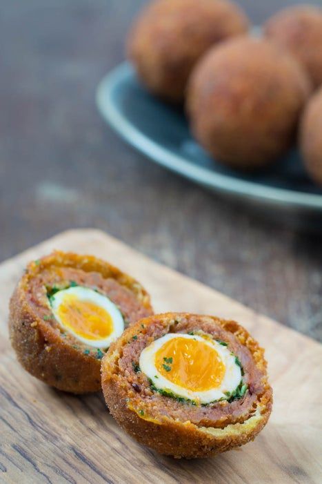 Pickled Quail Eggs, Quail Recipes, Pickled Eggs Recipe, Fried Quail, Scotch Egg, Avocado Toast Recipe, Stuffed Mushroom, Scotch Eggs, Duck Eggs