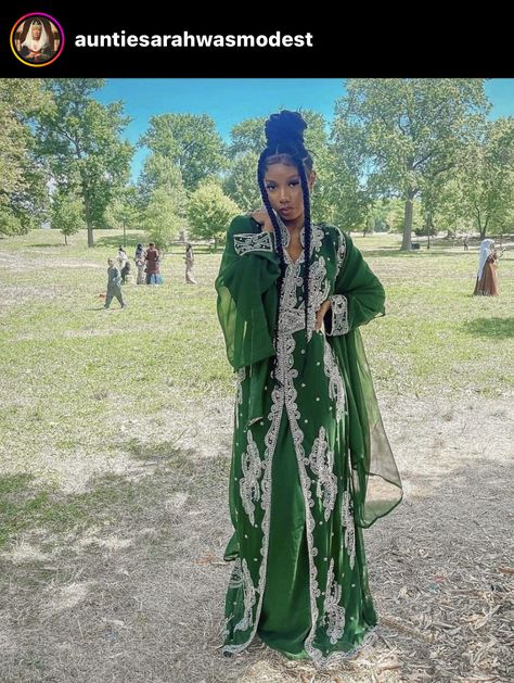 Hebrew Israelite Wedding, Israelite Wedding, Israelite Women Clothing, Modest Outfits Ideas, Green And Gold Dress, Israelite Women, Hebrew Clothing, Hebrew Women, Hebrew Israelite Clothing