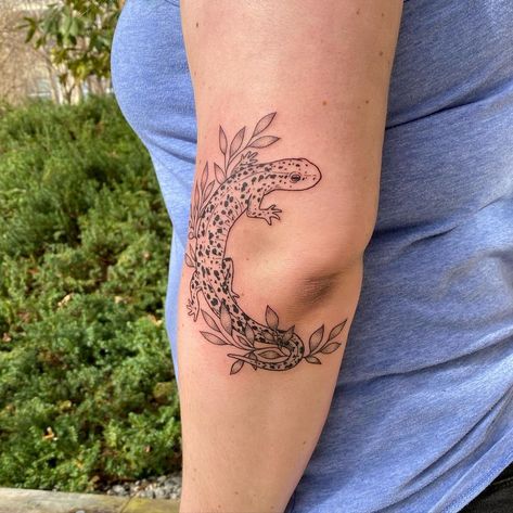 Colored Nature Tattoo, Tiger Salamander Tattoo, Spotted Salamander Tattoo, Lizard And Flower Tattoo, Salamander Tattoo Design, Tattoo Color Test, Symmetrical Knee Tattoos, Zoology Tattoo, Pika Tattoo