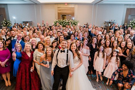 Wedding Photo With Guests, Wedding Photo With All Guests, Wedding Guest Group Photo, Wedding Photos With Guests, Wedding Guest Group Photo Ideas, Wedding Guest Photo Ideas, Large Group Wedding Photos, Wedding Reception Guest Photos, Big Group Wedding Photos