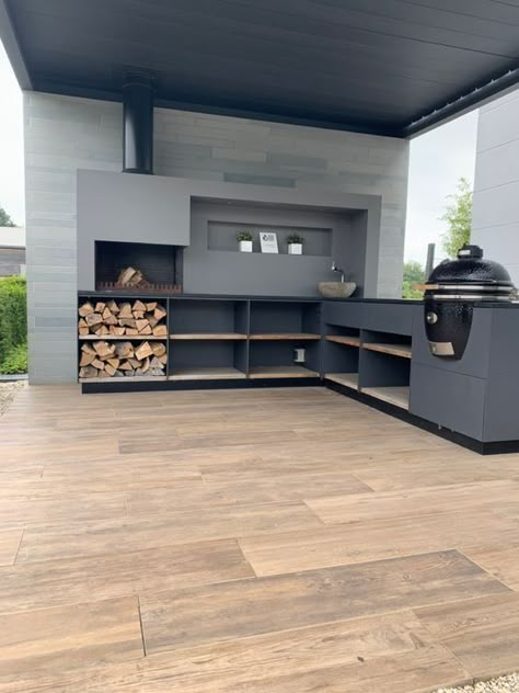 Garden Flooring, Outside House Decor, Outdoor Kitchen Design Rustic, Rustic Backyard, Outdoor Kitchen Plans, Outdoor Bbq Kitchen, Patio Fireplace, Outdoor Gardens Design, Kitchen Tops