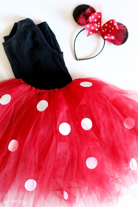 DIY Minnie Mouse Costume (yep, NO sew!) - and vacation GIVEAWAY! - Sugar Bee Crafts Minnie Mouse Costume Diy, Minnie Mouse Dress Up, Minnie Mouse Tutu Outfit, Minnie Costume, Mermaid Costume Diy, Minnie Mouse Tutu, Handmade Halloween Costumes, No Sew Tutu, Minnie Mouse Costume