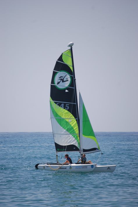 Hobie Cat en Mont-Roig Hobie Cat, Dorm Prints, Catamaran Sailing, Places In Spain, Float Your Boat, Cool Boats, Boat Stuff, Sailboats, Sealife