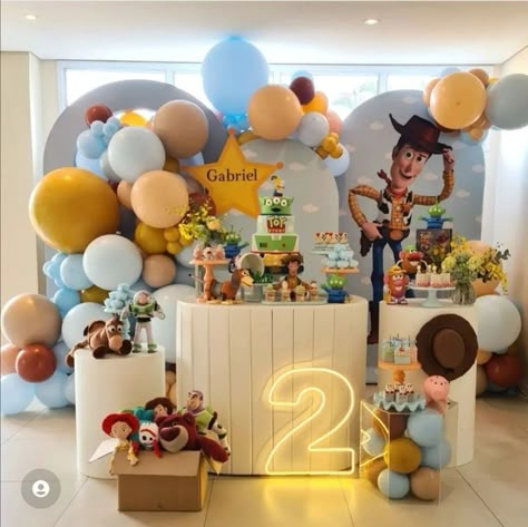 Toy Story Birthday Backdrop, Toy Story Backdrop Ideas, Woody Party, Toy Story Party Decorations, 2nd Birthday Party For Boys, Toy Story Baby, Balloons Arch, Toy Story Theme, Baby Shower Theme Decorations