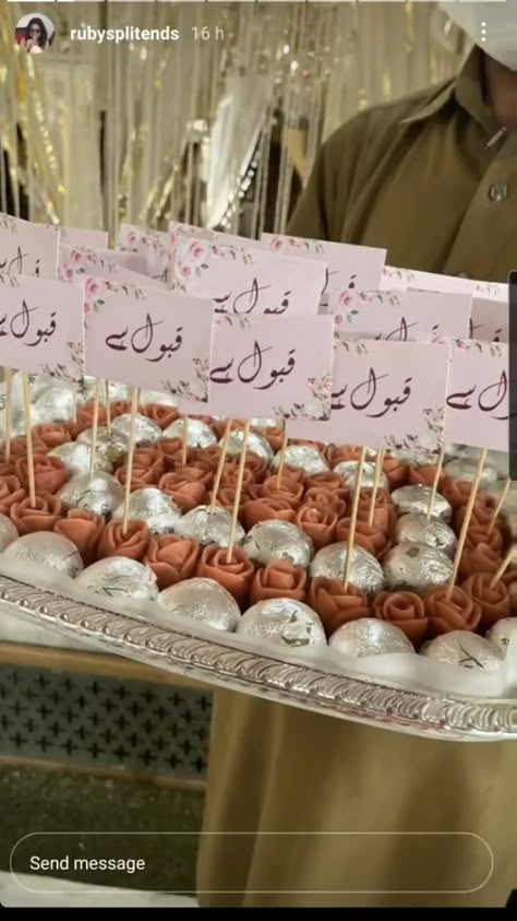 Nikkah Entry Ideas, Nikah Bid Packing Ideas, Nikkah Accessories Ideas, Qabool Hai Props For Sweets, Pakistani Baat Pakki Decor, Bid Ideas For Nikkah, Bidh Boxes Ideas Nikkah, Dua E Khair Decoracion, Nikah Favours