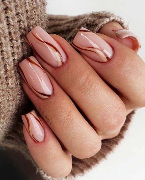 Simple Acrylic Nails Autumn, Autumnal Acrylic Nails, Best Autumn Nails, Autumn Tip Nails, Autumn Nail Designs Simple, Cute Autumn Nails Acrylic, Nail Autumn Design, Simple Fall Nails Autumn Art Designs, Fall Nails Nail Art