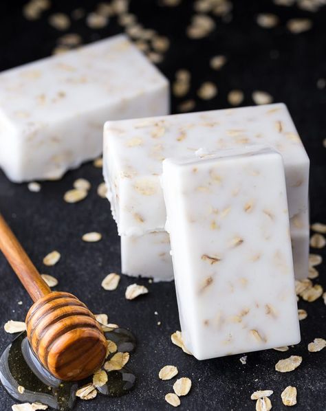 Honey Oatmeal Goat's Milk Soap - Your skin will feel amazing after washing with this simple DIY soap. Honey and oats are the perfect combination to combat dry,…