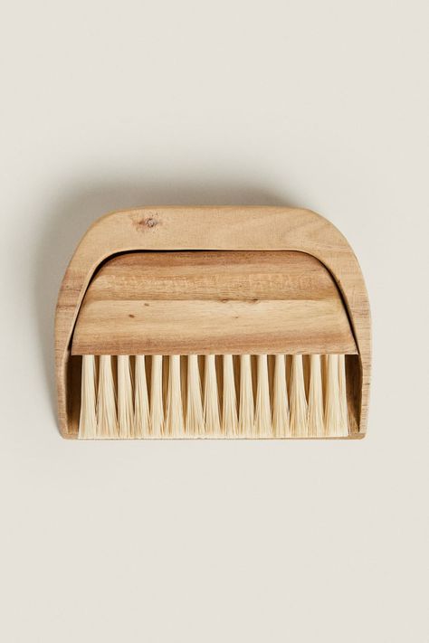 WOODEN DUSTPAN AND BRUSH - Light beige | ZARA United States Boo Gift, Acacia Wood Table, Dust Pan, Dining Accessories, Wooden Coasters, Metal Structure, Mini House, Clothes Horse, Elegant Homes