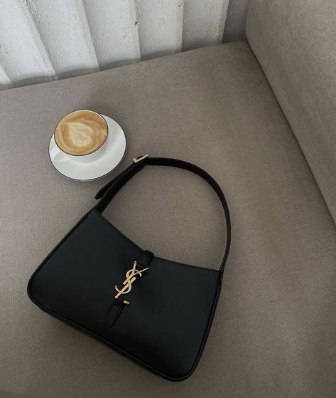 Sac Yves Saint Laurent, My Style Bags, Luxury Bags Collection, Aesthetic Bags, Handbag Essentials, Girly Bags, Manifestation Board, Bag Suitcase, Yves Saint Laurent Bags