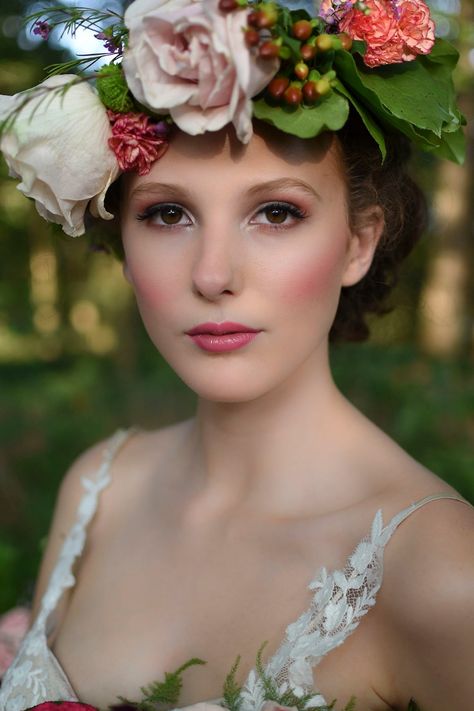 beautiful wedding makeup idea Garden Party Makeup Looks, Fairytale Bridal Makeup, Fairy Bridal Makeup, Fantasy Wedding Makeup, Fairytale Wedding Makeup, Whimsical Wedding Makeup, Fairy Wedding Makeup, Whimsical Makeup, Wedding Makeup Inspiration