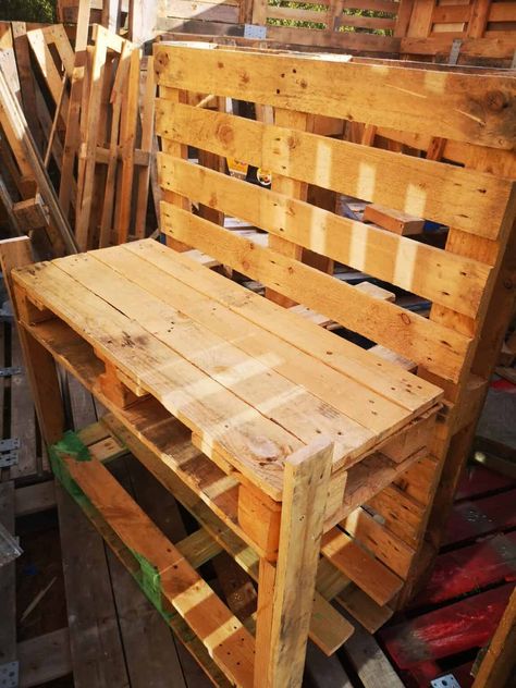 Pallet Mud Kitchen, Outdoor Play Kitchen, Mud Kitchen For Kids, Pallet Kids, Repurposed Pallet Wood, Pallet Home Decor, Play Area Backyard, Outdoor Play Spaces, Pallet Kitchen