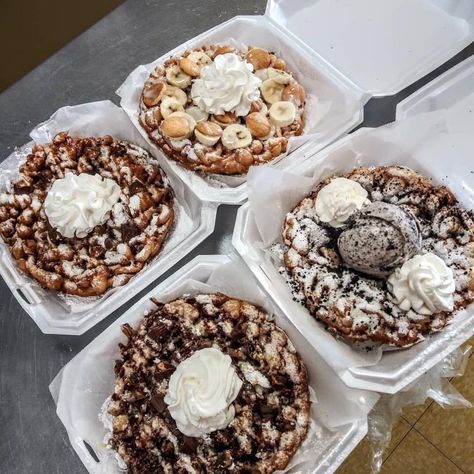 Black-Owned Businesses in Texas on Twitter: "Black-Owned Funnel Cake Shop in Dallas!!! 🎡 Funnel Cake Paradise has 350 combinations of deserts for you to enjoy( 210 funnel cakes, 70 beignets, & 70 fried Oreos) 4353 Gannon Ln, Dallas, TX 75237… https://t.co/WQtOAZY9Af" Churro Funnel Cake, Oreo Funnel Cake, Funnel Cake Business, Funnel Cake Toppings, Desert Food Truck Ideas, Loaded Funnel Cake, Funnel Cake Toppings Ideas, Carnival Eats Recipes, Funnel Cakes