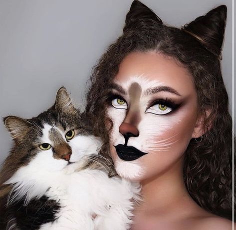 Cat Costume Makeup, Creepy Halloween Makeup, Cat Eye Makeup, Mermaid Outfit, Horror Movie Characters, Sfx Makeup, Halloween Makeup Looks, Cat Makeup, Halloween Make Up