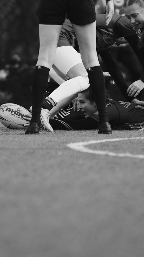 #rugby #rugbywoman #sport #aesthetic #sportphoto #win #sportphotography #rugbylife #rugbygirl  Sport photos Womens Rugby Aesthetic, Rugby Girl Aesthetic, Rugby Aesthetic Girl, Rugby Aesthetic, Photo Rugby, Rugby Tattoo, Rugby Girls, Rugby Women, Sport Aesthetic