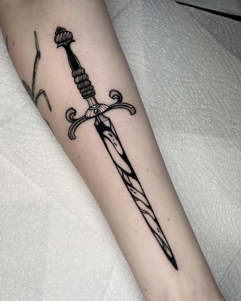 Dagger by @noodles_tattoo 🗡️ To book your tattoo with Archie in Hammersmith contact him directly: ✖️ @noodles_tattoo ✖️ @hammersmith_tattoo_london #tattoo #dagger #daggertattoo #londontattoo #tattoolondon #hammersmith #hammersmithtattoo #london Forearm Dagger Tattoo, American Traditional Dagger Tattoo, Simple Dagger Tattoo, Dagger Tattoos, Traditional Dagger Tattoo, Traditional Dagger, Knife Tattoo, Spooky Art, London Tattoo