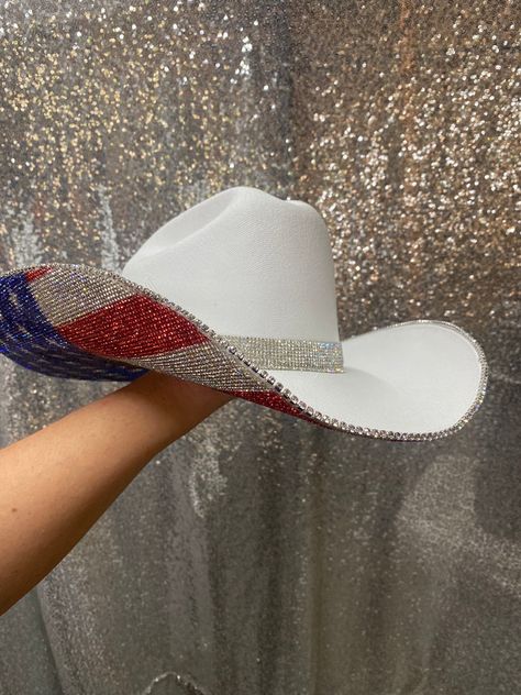 Patriotic Cowboy Hat, Patriotic Country Outfit, White Diy Cowboy Hat, Usa Cowgirl Hat, Usa Cowboy Hat Diy, Fourth Of July Cowgirl Hat, 4th Of July Western Outfits, Red White And Blue Cowboy Hat, Fourth Of July Cowboy Hat Diy