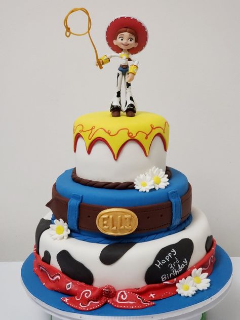 Jesse Cake Toy Story, Toy Story Birthday Cake Girl, Jessie Toy Story Birthday Party Cake, Pastel Toys Story, Toy Story Jessie Cake, Jessie Toy Story Cake, Jessie Toy Story Birthday Party, Jessie Cupcakes Toy Story, Toy Story Cake Jessie