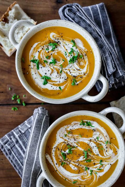 Potage Recipe, Creamy Carrot Soup, Carrot Soup Recipes, French Soup, Sweet Soup, French Dishes, Carrot Soup, Soup And Stew, French Cooking