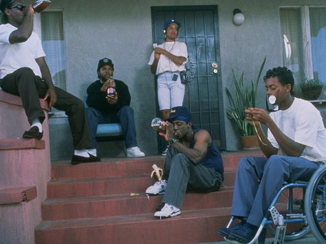 Boyz n the Hood N.w.a Aesthetic, Cultura Hip Hop, Hood Wallpapers, Gangster Films, Estilo Cholo, Night Film, 90s Hip Hop Fashion, Gangsta Rap, Hip Hop Art