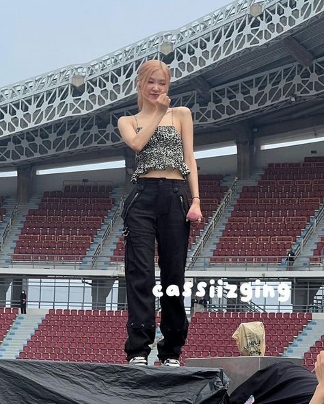 Sound Check Outfit, Check Outfit, Rosé Concert, Pop Clothing, Sound Check, Born Pink World Tour, Pink Tour, Rose Icon, Rose Style