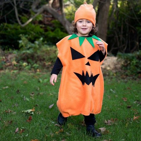 This Jack-O-Lantern costume is cute, comfortable and totally easy to sew! #jackolantern #easycostume #costumediy Diy Halloween Dress, Halloween Dress Up Ideas, Lantern Costume, Jack O Lantern Costume, Diy Costumes Kids Boys, Best Diy Halloween Costumes, Creative Halloween Costumes Diy, Diy Halloween Games, Easy Costume