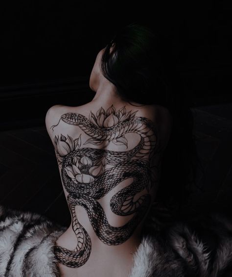 Classy Tattoos For Women, M Tattoos, Stylist Tattoos, Back Tattoo Women, Dark Feminine Aesthetic, Back Tattoos, Creative Tattoos, Mini Tattoos, Red Aesthetic