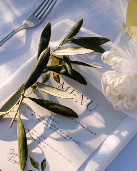 Wedding planning: @salinaorazweddings Venue: @masseria_lecerase Flowers: @flower_queen_italy Photo: @fabioingegno_ph #weddingplannerpuglia #weddingdecor #matrimonio #puglia #weddingday #weddingitaly #wedding #italy #matrimonio #decor #design Puglia Wedding, Epic Wedding, Italy Photo, Wedding Tables, Italy Wedding, Decor Aesthetic, Puglia, Wedding Table, Wedding Decor