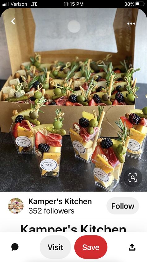 Appetizer Party, Snacks Appetizers, Party Food Buffet, Charcuterie Inspiration, Party Food Platters, Catering Ideas, Charcuterie And Cheese Board, Charcuterie Recipes, Cheese Boards