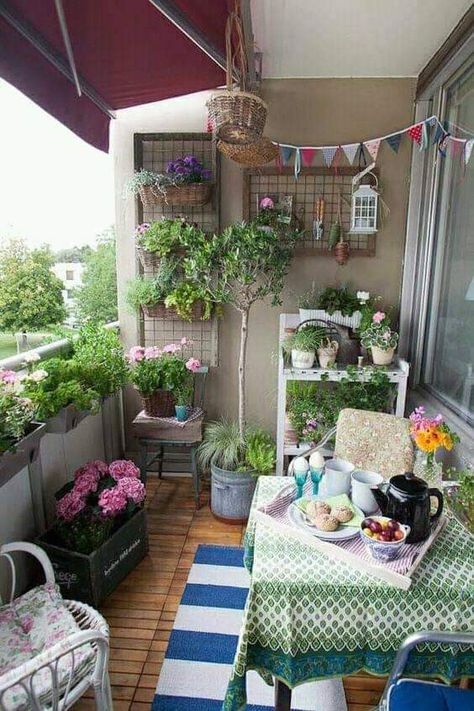 Apartment Patio Gardens, Balcony Garden Ideas, Balkon Decor, Apartment Balcony Garden, Balcony Ideas Apartment Outdoor, Small Balcony Garden, Small Terrace, Small Patio Garden, Small Balcony Design