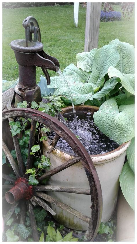 Water Pump Ideas, Pump Fountain, Country Garden Decor, Garden Water Feature, Small Front Yard Landscaping, Front Yard Garden Design, Garden Junk, Garden Decor Projects, Garden Whimsy