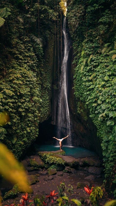 Bali Yoga, Yoga Photoshoot, Voyage Bali, Yoga Aesthetic, Jungle Vibes, Yoga Travel, Outdoor Yoga, Aerial Yoga, Beautiful Yoga