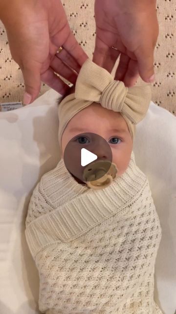 200K views · 10K likes | Snuggle Hunny on Instagram: "We love how @the.iuga.girls ties our topknots into a bow! How great is this!? I think we need a lesson as well!🌸🎀✨

#snugglehunny #snugglehunnykids #babygirl #babyfashion #bowtutorial" Tie Bows With Ribbon, 200k Views, Newborn Bows, Bow Tutorial, Tie Knots, Baby Bows, Top Knot, How To Make Bows, Ribbon Bows