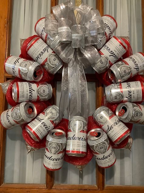 Beer Can Wreath Diy, Beer Can Wreath, Can Wreath, Beer Christmas, Chocolate Tree, Beer Cap, Christmas Party Themes, Budweiser Beer, Cabin Christmas