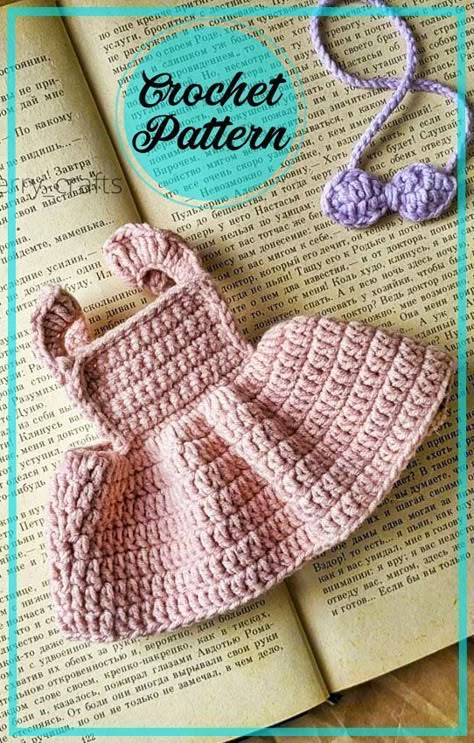 Crochet Doll Clothes Free Pattern, Crochet Doll Clothes Patterns, Crochet Doll Dress, Crochet Mouse, Crochet Baby Toys, Crochet Girls, I Am Trying, Crochet Doll Clothes, Crochet Doll Pattern