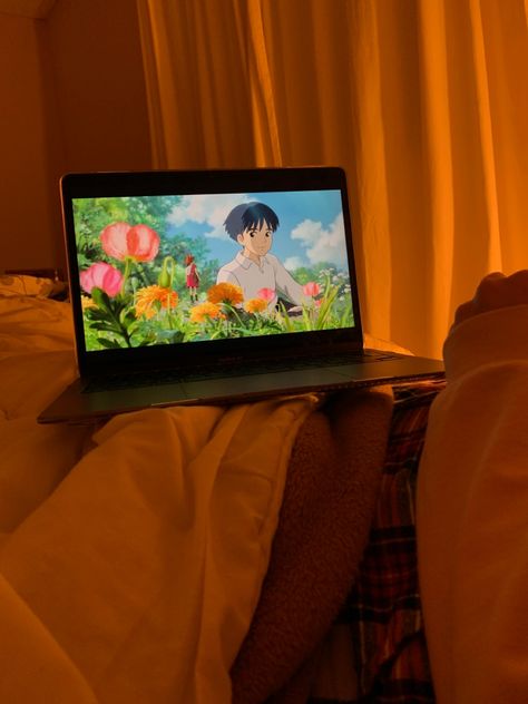 Ghibli Films Aesthetic, Watching Studio Ghibli Aesthetic, Watching Ghibli Aesthetic, Studio Ghibli Movie Night, Watching Studio Ghibli, Friend Gathering, Brasil Aesthetic, Pyjamas Party, Studio Ghibli Movies