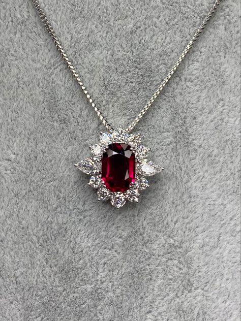 Ruby and diamond pendant Emerald Green Jewelry, The Royal Wedding, Fancy Design, Green Jewelry, Ruby Jewelry, Colorful Jewelry, Royal Jewelry, Girly Jewelry, Ruby Ring