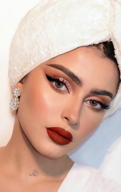 #MakeupTrends#GlamGoals#MakeupInspiration#MakeupTips Bridal Makeup Red Lipstick, Makeup Looks With Red Lipstick, Makeup With Red Lipstick, Worst Makeup, Bridesmaid Hairstyle, Red Carpet Makeup, Makeup Companies, Bad Makeup, Red Lipstick Makeup