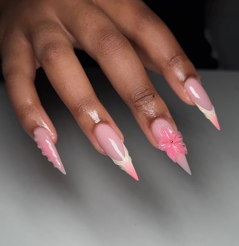 Colorful Stiletto Nails, Pink Acrylic Nails Stiletto, Pink Stiletto Nails Designs, Pink Nails Stiletto, Cute Stiletto Nails Designs, Nail Designs Stiletto, Chrome Stiletto Nails, Stiletto Acrylic Nails, Pink Stiletto Nails