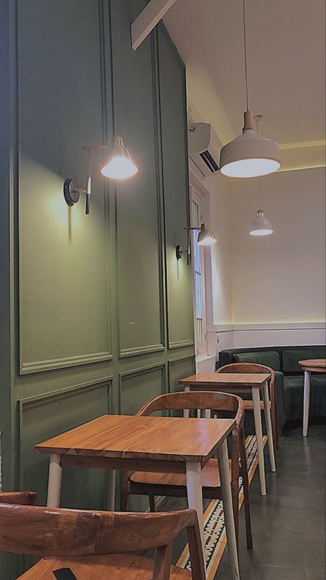 Cafe Interior Background, Background Cafe Coffee Shop, Green Coffee Shop Aesthetic, Coffee Green Aesthetic, White Cafe Aesthetic, Coffee Shop Aesthetic Wallpaper, Green Coffeeshop, Green Cafe Aesthetic, Wallpaper Coffee Shop