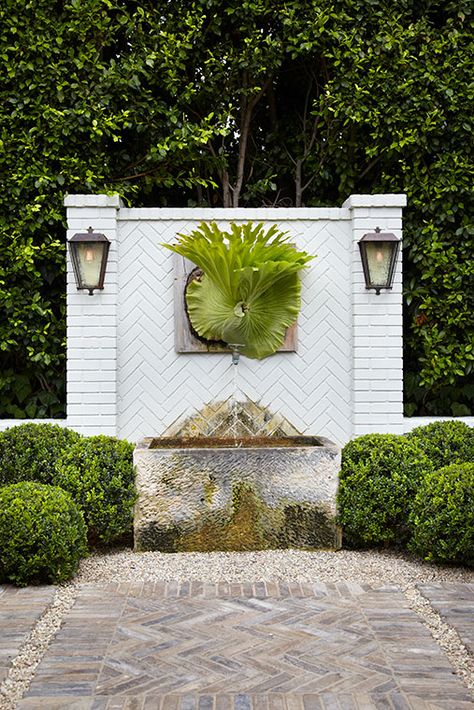 box trios Custom Cushion Covers, Staghorn Fern, Outdoor Fountain, Outdoor Diy Projects, Wall Fountain, Backyard Retreat, Colorful Plants, Mosaic Garden, White Brick