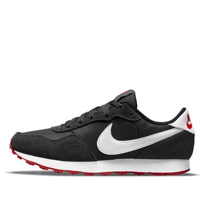 (GS) Nike MD Valiant 'Bred' CN8558-016 (SNKR/Retro/Low Top) Nike Internationalist, Tenis Nike, Shoe Design, Gym Shoes, Sneakers Men Fashion, Work Shoes, Men Fashion, Low Top, Designer Shoes