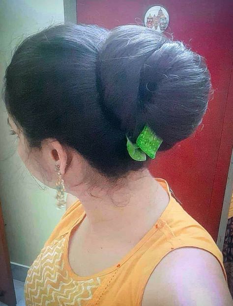 Bun Looks, Indian Hair Cuts, Simple Bun, Long Hair Indian, Long Ponytail Hairstyles, Indian Long Hair Braid, Long Hair Buns, Long Indian Hair, Big Bun Hair