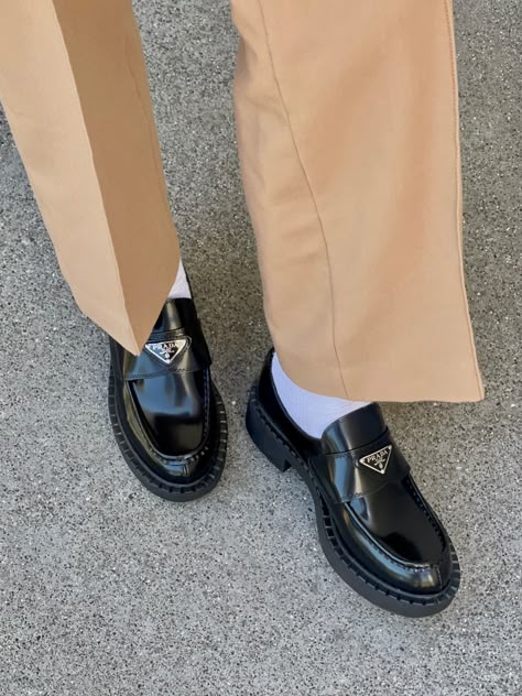 Loafers Men Outfit, Cool Sneakers, Gents Shoes, Prada Loafers, Designer Loafers, Loafers Outfit, Classy Outfits Men, Street Fashion Men Streetwear, Outfit Check